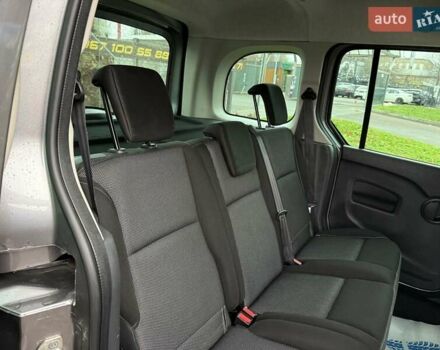 Сірий Рено Кєнгу, об'ємом двигуна 1.5 л та пробігом 241 тис. км за 12500 $, фото 19 на Automoto.ua