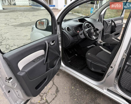 Серый Рено Кенгу, объемом двигателя 1.5 л и пробегом 196 тыс. км за 12999 $, фото 61 на Automoto.ua