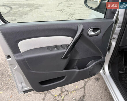 Серый Рено Кенгу, объемом двигателя 1.5 л и пробегом 196 тыс. км за 12999 $, фото 56 на Automoto.ua