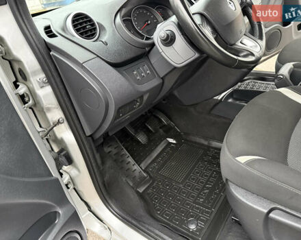 Серый Рено Кенгу, объемом двигателя 1.5 л и пробегом 196 тыс. км за 12999 $, фото 100 на Automoto.ua