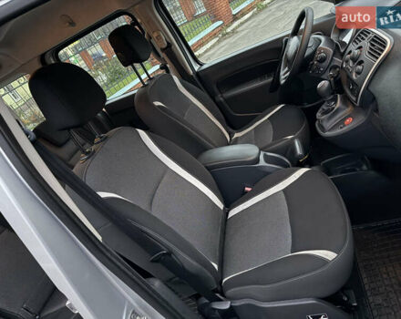 Серый Рено Кенгу, объемом двигателя 1.5 л и пробегом 172 тыс. км за 12999 $, фото 48 на Automoto.ua