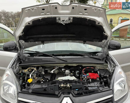 Серый Рено Кенгу, объемом двигателя 1.5 л и пробегом 196 тыс. км за 12999 $, фото 109 на Automoto.ua