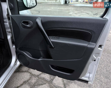 Серый Рено Кенгу, объемом двигателя 1.5 л и пробегом 172 тыс. км за 12999 $, фото 37 на Automoto.ua