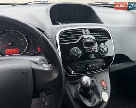 Серый Рено Кенгу, объемом двигателя 1.46 л и пробегом 203 тыс. км за 13200 $, фото 13 на Automoto.ua