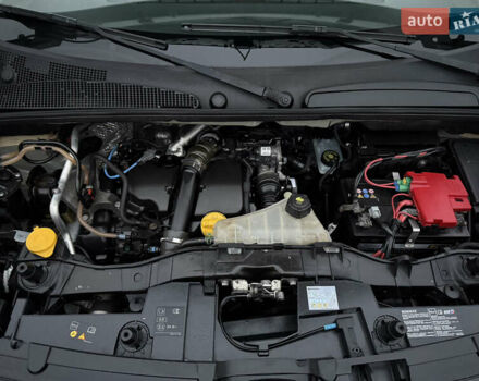 Серый Рено Кенгу, объемом двигателя 1.5 л и пробегом 172 тыс. км за 12999 $, фото 8 на Automoto.ua