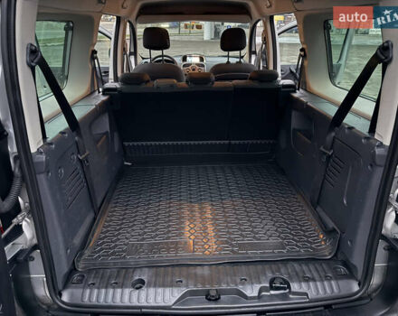 Серый Рено Кенгу, объемом двигателя 1.5 л и пробегом 172 тыс. км за 12999 $, фото 7 на Automoto.ua