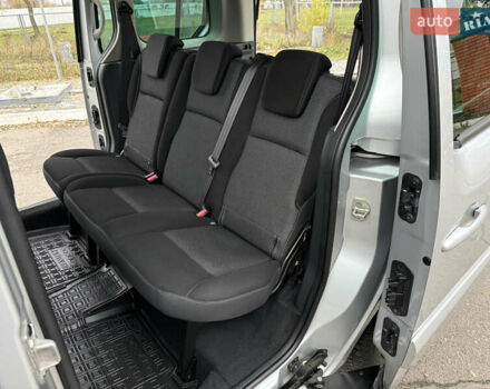 Серый Рено Кенгу, объемом двигателя 1.5 л и пробегом 196 тыс. км за 12999 $, фото 101 на Automoto.ua