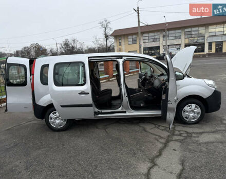 Серый Рено Кенгу, объемом двигателя 1.5 л и пробегом 172 тыс. км за 12999 $, фото 81 на Automoto.ua