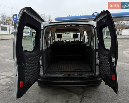 Серый Рено Кенгу, объемом двигателя 1.5 л и пробегом 172 тыс. км за 12999 $, фото 61 на Automoto.ua