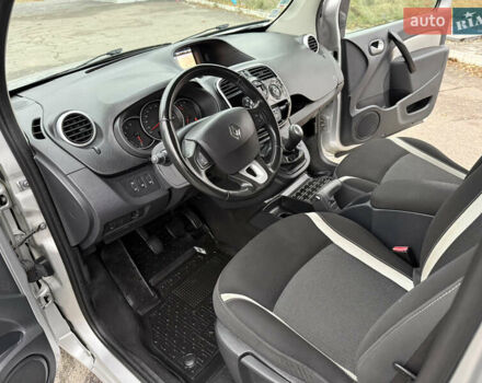 Серый Рено Кенгу, объемом двигателя 1.5 л и пробегом 196 тыс. км за 12999 $, фото 6 на Automoto.ua