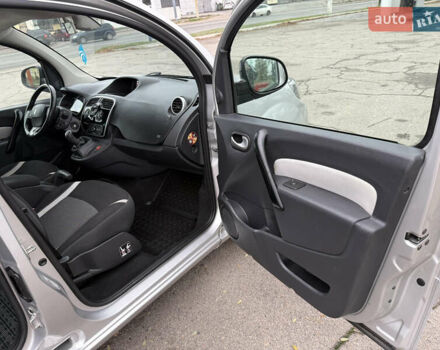 Серый Рено Кенгу, объемом двигателя 1.5 л и пробегом 196 тыс. км за 12999 $, фото 43 на Automoto.ua