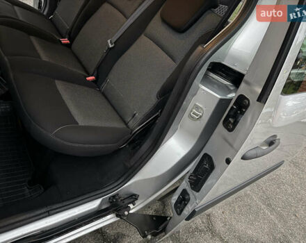 Серый Рено Кенгу, объемом двигателя 1.5 л и пробегом 172 тыс. км за 12999 $, фото 99 на Automoto.ua