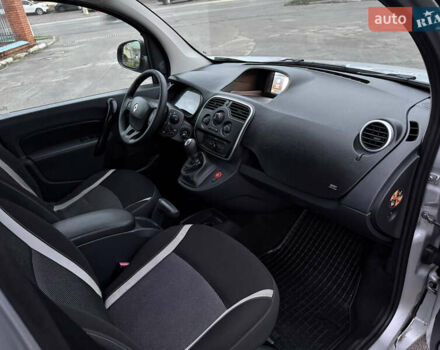 Серый Рено Кенгу, объемом двигателя 1.5 л и пробегом 172 тыс. км за 12999 $, фото 2 на Automoto.ua