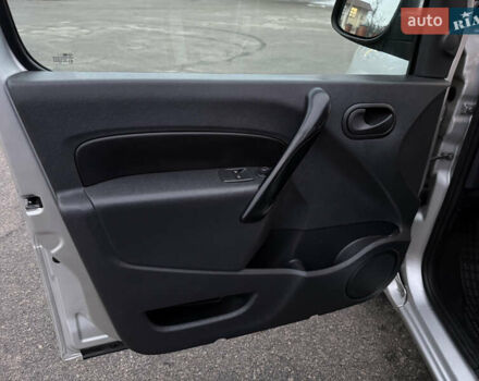 Серый Рено Кенгу, объемом двигателя 1.5 л и пробегом 172 тыс. км за 12999 $, фото 50 на Automoto.ua