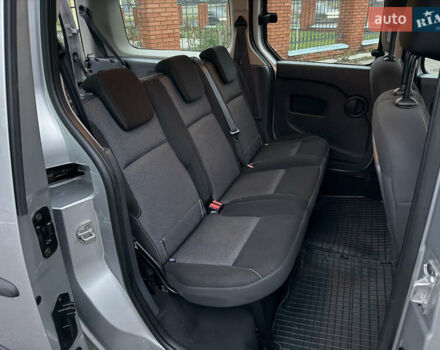 Серый Рено Кенгу, объемом двигателя 1.5 л и пробегом 172 тыс. км за 12999 $, фото 5 на Automoto.ua