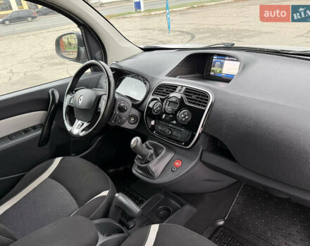 Серый Рено Кенгу, объемом двигателя 1.5 л и пробегом 196 тыс. км за 12999 $, фото 4 на Automoto.ua