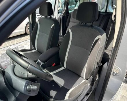 Серый Рено Кенгу, объемом двигателя 1.5 л и пробегом 171 тыс. км за 12600 $, фото 9 на Automoto.ua