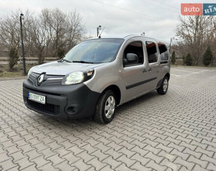 Серый Рено Кенгу, объемом двигателя 0 л и пробегом 65 тыс. км за 8800 $, фото 1 на Automoto.ua
