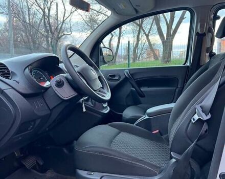 Серый Рено Кенгу, объемом двигателя 0 л и пробегом 35 тыс. км за 10000 $, фото 8 на Automoto.ua