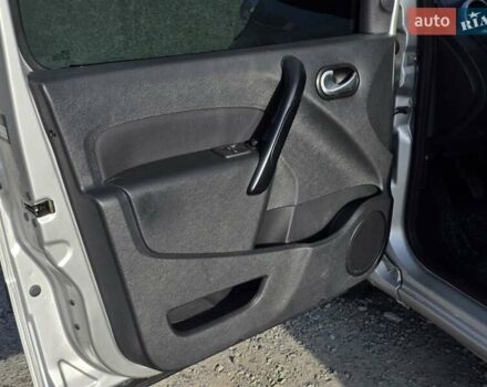 Рено Кєнгу 2017 у Тернополі на Automoto.ua Сірий Рено Кєнгу, об'ємом двигуна 1.5 л та пробігом 157 тис. км за 12699 $, фото 24 на Automoto.ua