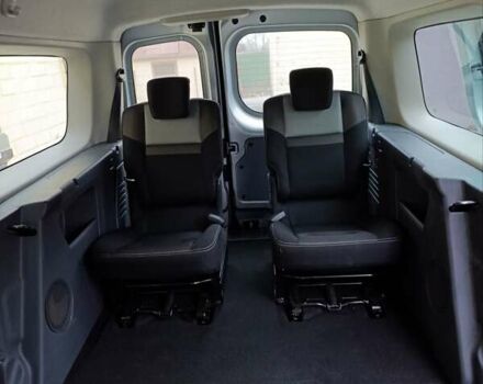 Серый Рено Кенгу, объемом двигателя 1.5 л и пробегом 198 тыс. км за 12800 $, фото 21 на Automoto.ua