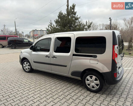 Серый Рено Кенгу, объемом двигателя 0 л и пробегом 65 тыс. км за 8800 $, фото 5 на Automoto.ua