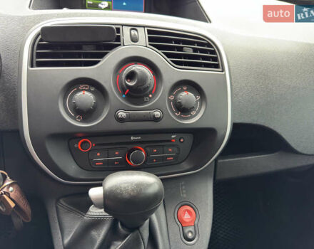 Серый Рено Кенгу, объемом двигателя 0 л и пробегом 65 тыс. км за 8800 $, фото 15 на Automoto.ua