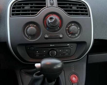 Серый Рено Кенгу, объемом двигателя 0 л и пробегом 35 тыс. км за 10000 $, фото 14 на Automoto.ua