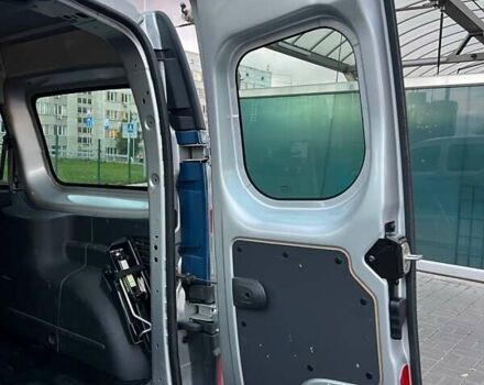 Серый Рено Кенгу, объемом двигателя 0 л и пробегом 35 тыс. км за 10000 $, фото 17 на Automoto.ua