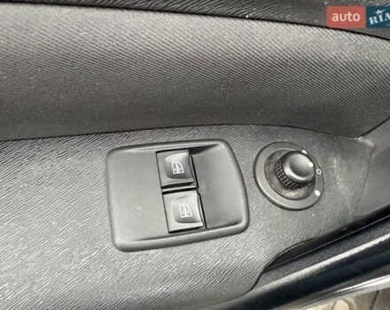 Серый Рено Кенгу, объемом двигателя 1.5 л и пробегом 220 тыс. км за 11250 $, фото 10 на Automoto.ua