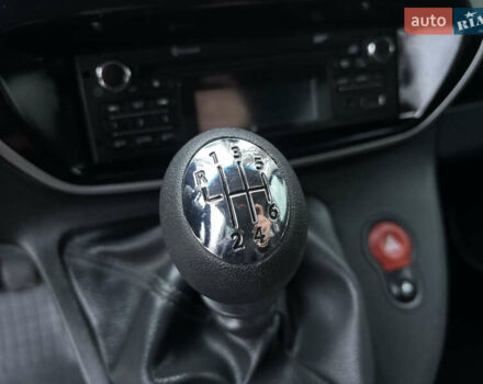 Серый Рено Кенгу, объемом двигателя 1.5 л и пробегом 191 тыс. км за 12800 $, фото 27 на Automoto.ua