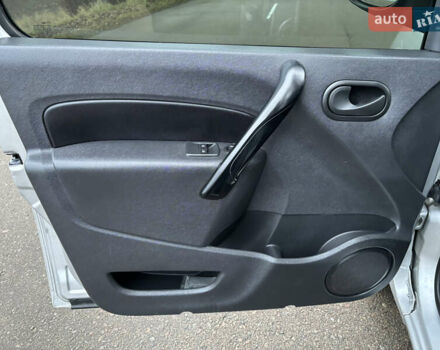 Серый Рено Кенгу, объемом двигателя 1.5 л и пробегом 191 тыс. км за 12800 $, фото 14 на Automoto.ua