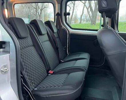 Серый Рено Кенгу, объемом двигателя 0 л и пробегом 35 тыс. км за 10000 $, фото 12 на Automoto.ua