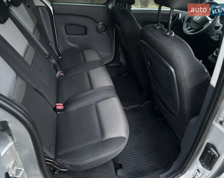 Серый Рено Кенгу, объемом двигателя 1.5 л и пробегом 191 тыс. км за 12800 $, фото 21 на Automoto.ua