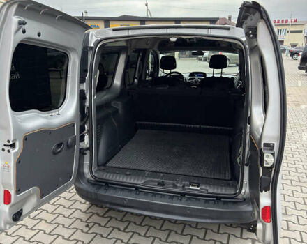 Серый Рено Кенгу, объемом двигателя 0 л и пробегом 65 тыс. км за 8800 $, фото 16 на Automoto.ua