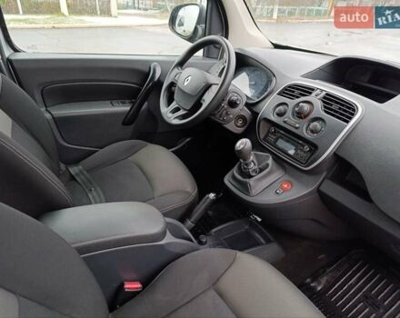 Серый Рено Кенгу, объемом двигателя 1.5 л и пробегом 198 тыс. км за 12800 $, фото 13 на Automoto.ua