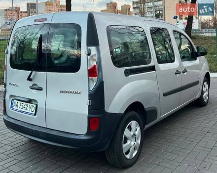 Серый Рено Кенгу, объемом двигателя 0 л и пробегом 35 тыс. км за 10000 $, фото 4 на Automoto.ua