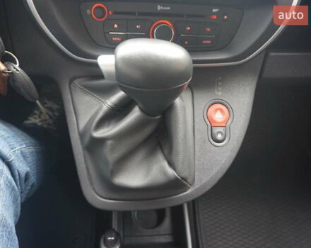 Рено Кєнгу 2018 у Самборе на Automoto.ua Сірий Рено Кєнгу, об'ємом двигуна 0 л та пробігом 72 тис. км за 11000 $, фото 39 на Automoto.ua