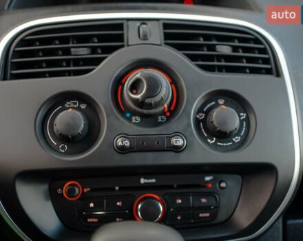 Рено Кенгу 2018 в Луцке на Automoto.ua Серый Рено Кенгу, объемом двигателя 0 л и пробегом 27 тыс. км за 12800 $, фото 64 на Automoto.ua