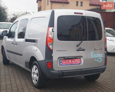 Сірий Рено Кєнгу, об'ємом двигуна 0 л та пробігом 79 тис. км за 11111 $, фото 9 на Automoto.ua