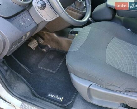 Серый Рено Кенгу, объемом двигателя 1.46 л и пробегом 70 тыс. км за 14000 $, фото 35 на Automoto.ua
