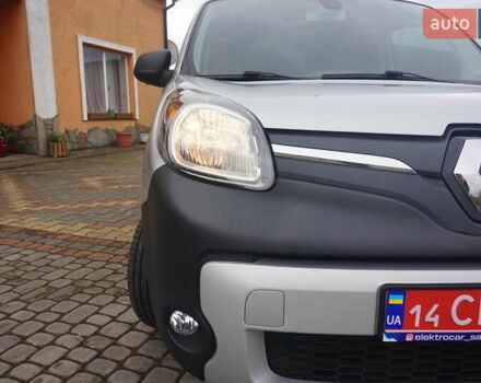 Рено Кєнгу 2018 у Самборе на Automoto.ua Сірий Рено Кєнгу, об'ємом двигуна 0 л та пробігом 72 тис. км за 11000 $, фото 25 на Automoto.ua