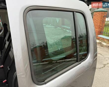 Серый Рено Кенгу, объемом двигателя 1.5 л и пробегом 170 тыс. км за 13999 $, фото 118 на Automoto.ua