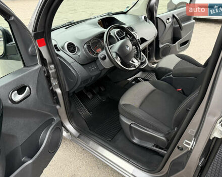 Серый Рено Кенгу, объемом двигателя 1.5 л и пробегом 170 тыс. км за 13999 $, фото 54 на Automoto.ua