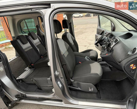 Серый Рено Кенгу, объемом двигателя 1.5 л и пробегом 170 тыс. км за 13999 $, фото 80 на Automoto.ua