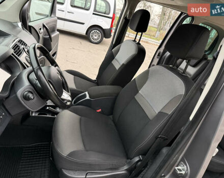 Серый Рено Кенгу, объемом двигателя 1.5 л и пробегом 170 тыс. км за 13999 $, фото 72 на Automoto.ua