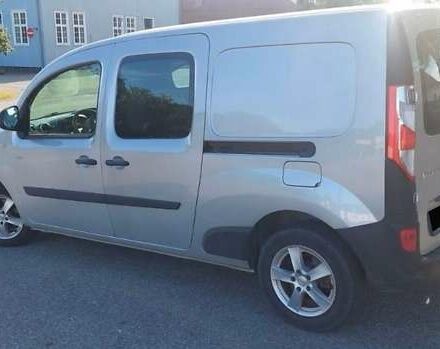 Сірий Рено Кєнгу, об'ємом двигуна 0 л та пробігом 131 тис. км за 11500 $, фото 3 на Automoto.ua