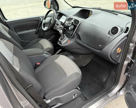 Серый Рено Кенгу, объемом двигателя 1.5 л и пробегом 170 тыс. км за 13999 $, фото 44 на Automoto.ua