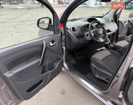 Серый Рено Кенгу, объемом двигателя 1.5 л и пробегом 170 тыс. км за 13999 $, фото 65 на Automoto.ua