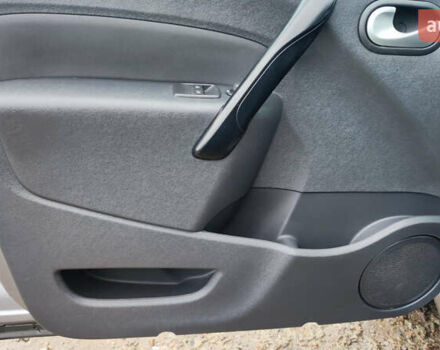 Сірий Рено Кєнгу, об'ємом двигуна 1.5 л та пробігом 111 тис. км за 15000 $, фото 20 на Automoto.ua